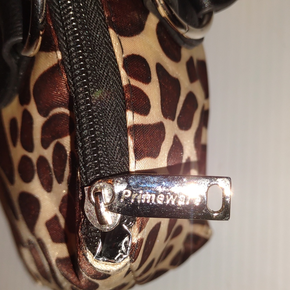 PRIMEWARE 🍷 Wine Clutch in Giraffe Print - Picture 8 of 14